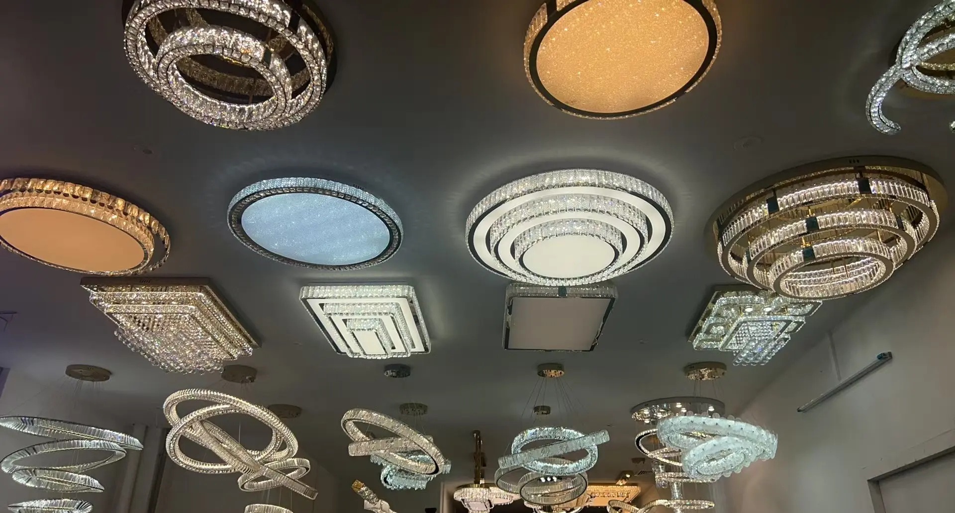 国旭家居服务·水晶灯安装，酒店吊灯安装，